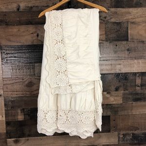 KEECO vintage natural crocheted dust ruffle twin